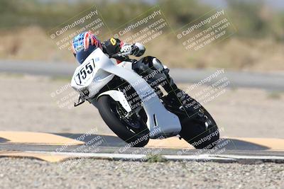 media/Oct-05-2025-CVMA (Sun) [[beeef4f201]]/Race 10-Formula Lightweight Twins Shootout/